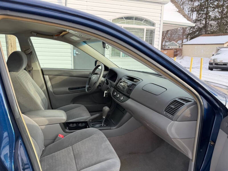 2005 Toyota Camry LE