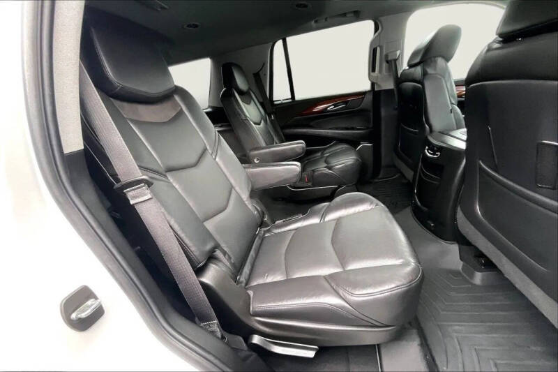 2018 Cadillac Escalade Luxury