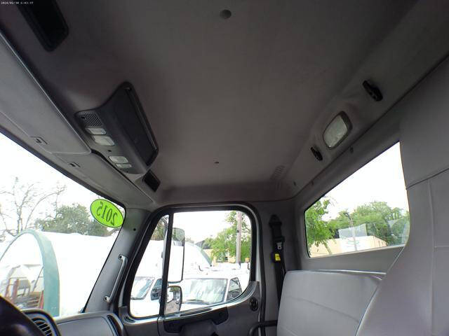 2015 Freightliner M2 106