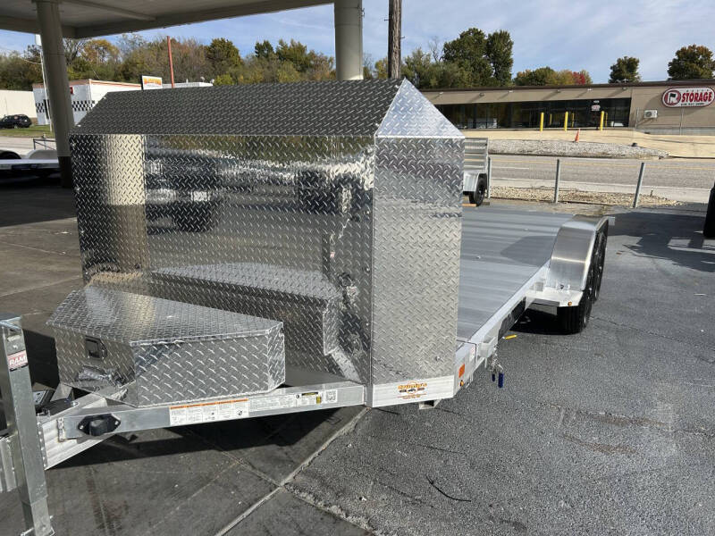 2026 Aluma 18’ Executive Tilt Tandem Axle