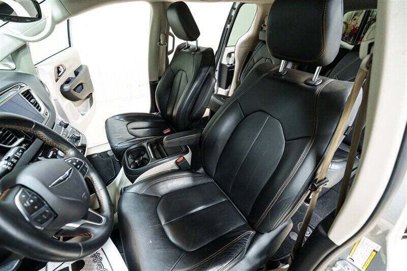 2017 Chrysler Pacifica Touring Plus