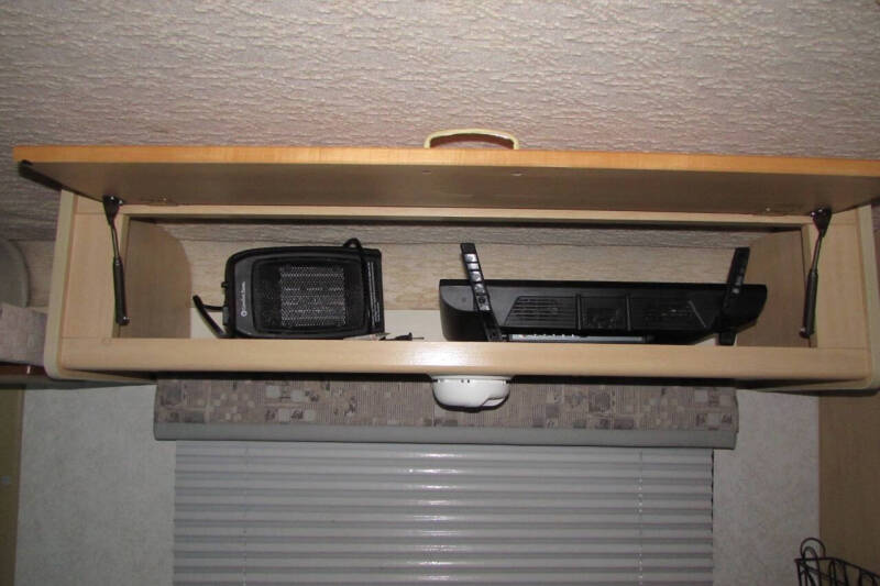 2001 Winnebago Rialta