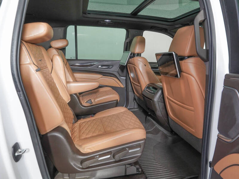 2022 Cadillac Escalade ESV Premium Luxury