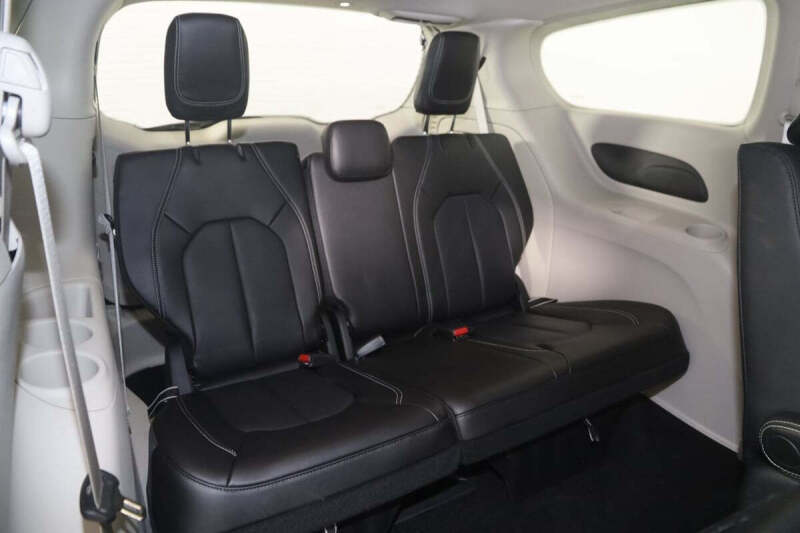 2023 Chrysler Pacifica Plug-In Hybrid Touring L