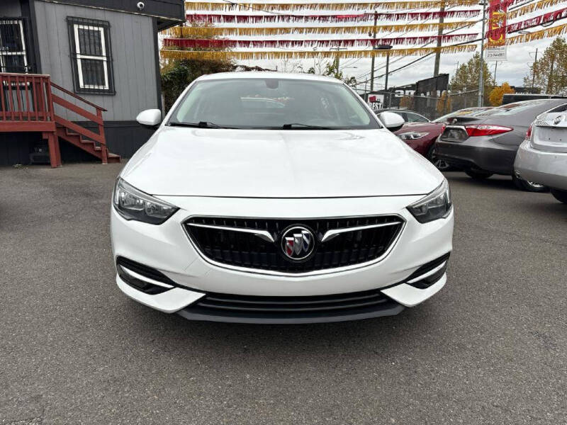 2018 Buick Regal Sportback Essence