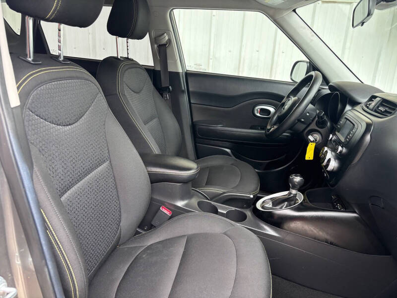 2016 Kia Soul +