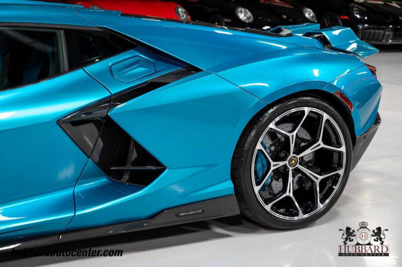 2025 Lamborghini Revuelto