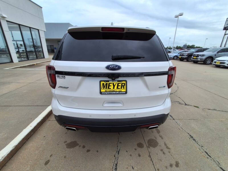 2016 Ford Explorer Sport
