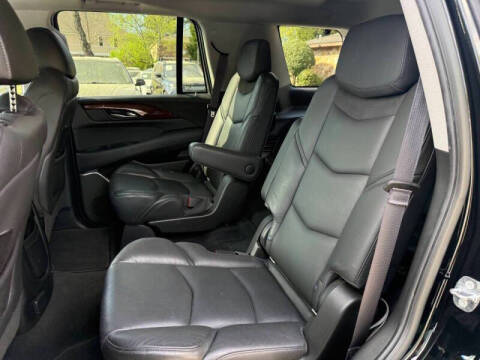 2017 Cadillac Escalade Luxury