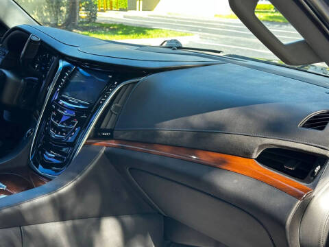 2020 Cadillac Escalade ESV Luxury