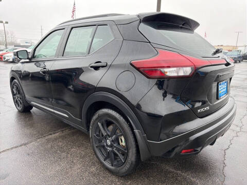 2021 Nissan Kicks SR