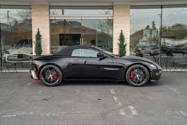 2021 Aston Martin Vantage 43