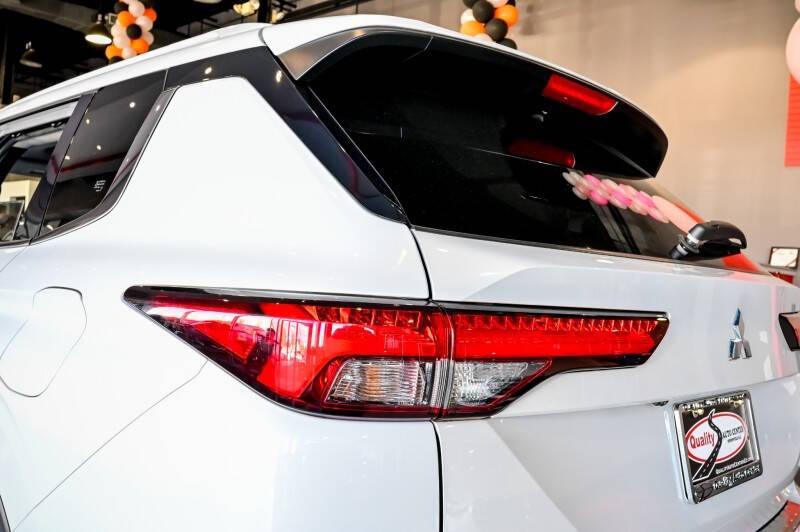 2023 Mitsubishi Outlander PHEV 40th Anniversary