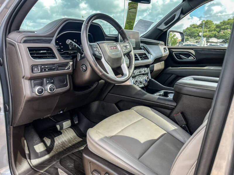 2022 GMC Yukon SLT