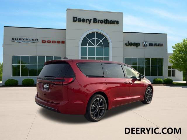 2026 Chrysler Pacifica Select