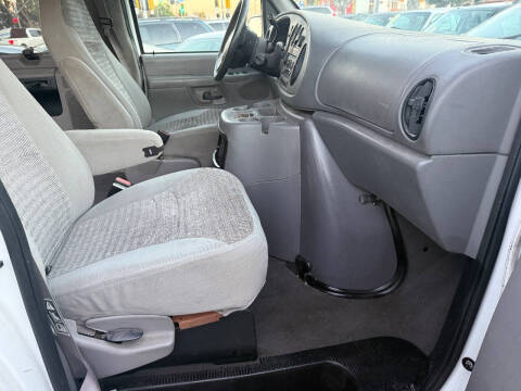 2002 Ford E-Series E-350 SD XLT