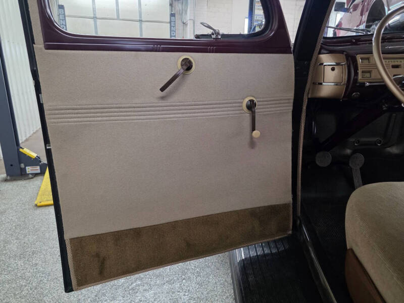 1940 Ford Deluxe
