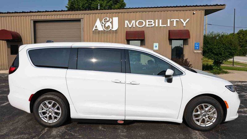 2023 Chrysler Pacifica Touring