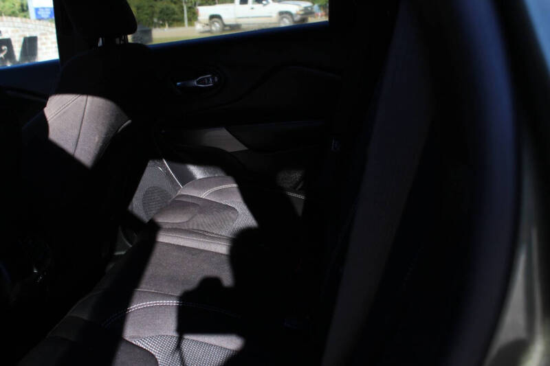 2021 Jeep Cherokee Freedom