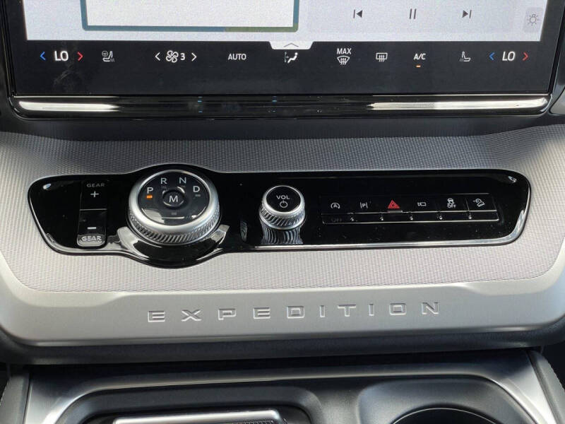 2027 Ford Expedition MAX Active