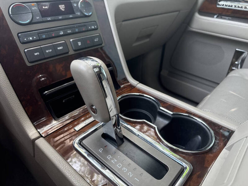 2013 Lincoln Navigator L