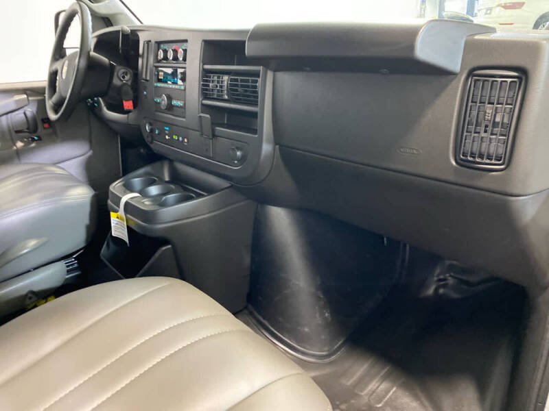 2025 Chevrolet Express 2500