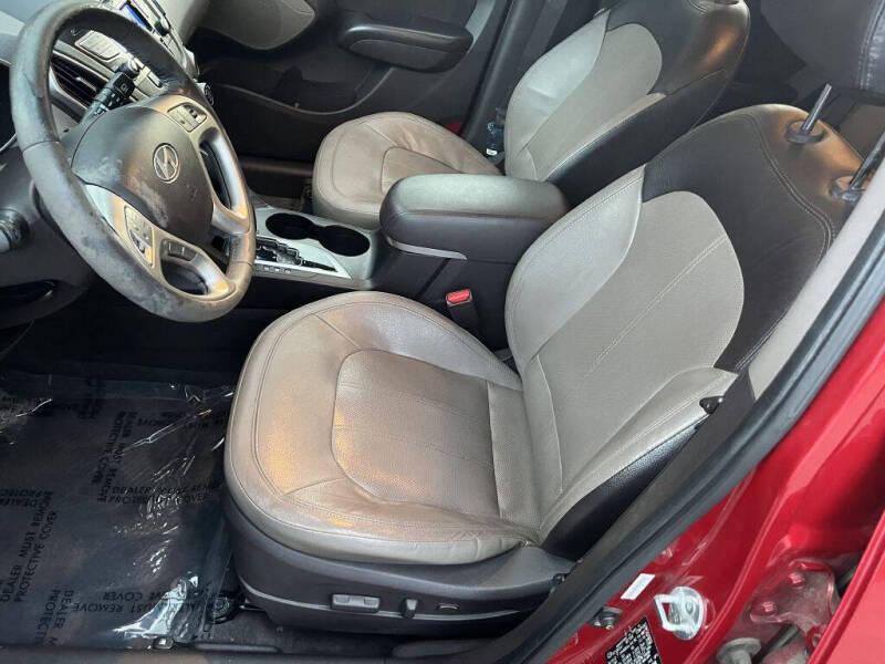 Image 10 of 2013 Hyundai Tucson Limited