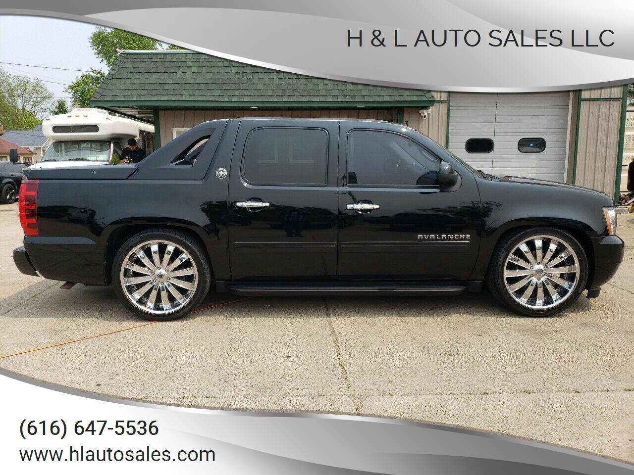 Used 2013 Chevrolet Avalanche LTZ 4WD for Sale in Wyoming MI 49509 Direct  Auto Source - Wyoming