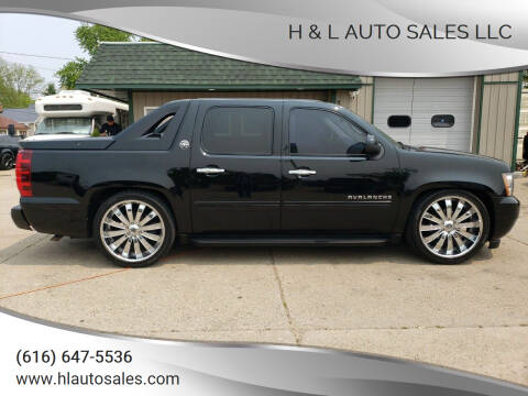 2013 Chevrolet Avalanche for sale at H & L AUTO SALES LLC in Wyoming MI