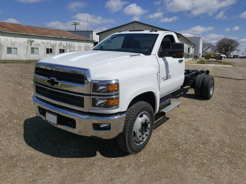 2022 Chevrolet Silverado 6500HD for sale at CHEVROLET OF SMITHTOWN in Saint James NY