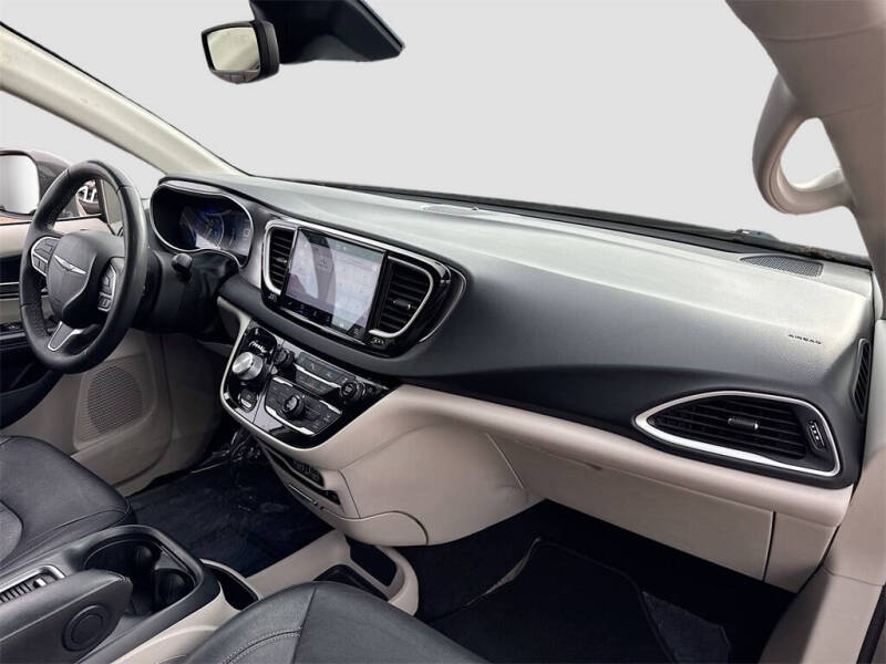 2022 Chrysler Pacifica Touring L