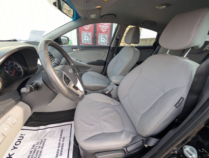 2012 Hyundai Accent SE