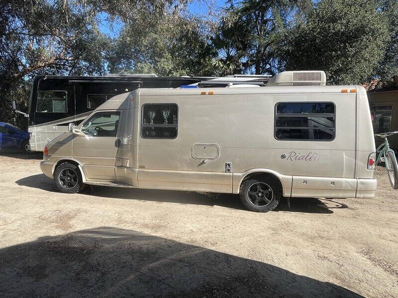 2004 Winnebago Rialta 22QD