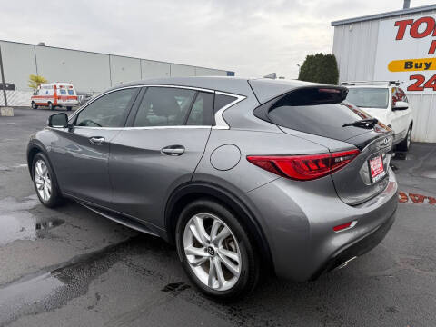 2018 Infiniti QX30 Luxury