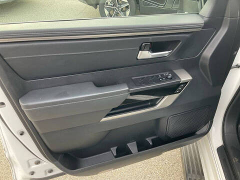 2023 Toyota Sequoia SR5