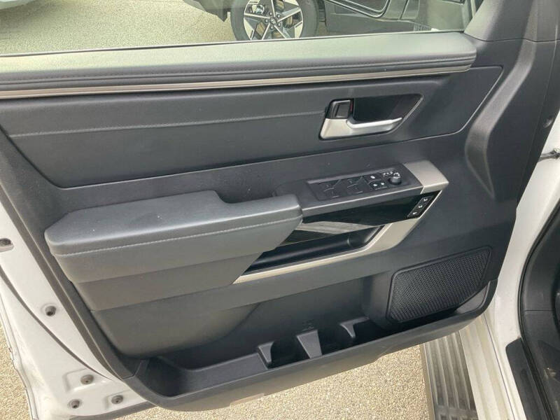 2023 Toyota Sequoia SR5