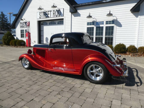 1933 Ford Custom Deluxe
