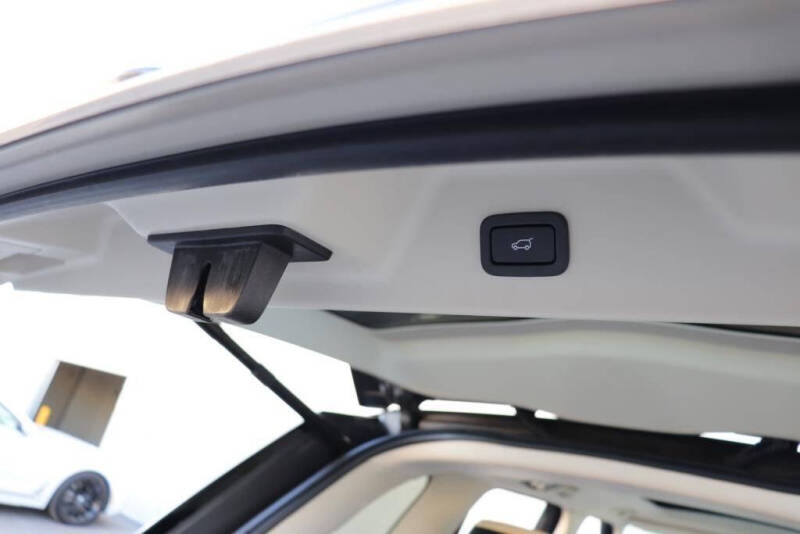 2020 Land Rover Range Rover P525 HSE