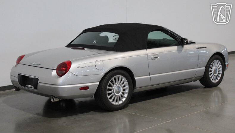 2004 Ford Thunderbird Deluxe