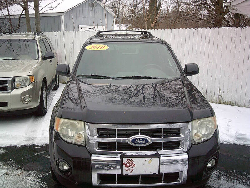 2010 Ford Escape Limited's photo