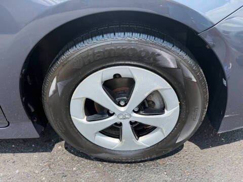 2014 Toyota Prius Two