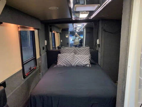 2000 Freightliner XC Chassis