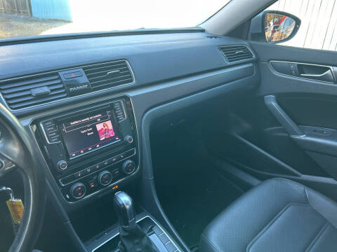 2018 Volkswagen Passat 2.0T R-Line