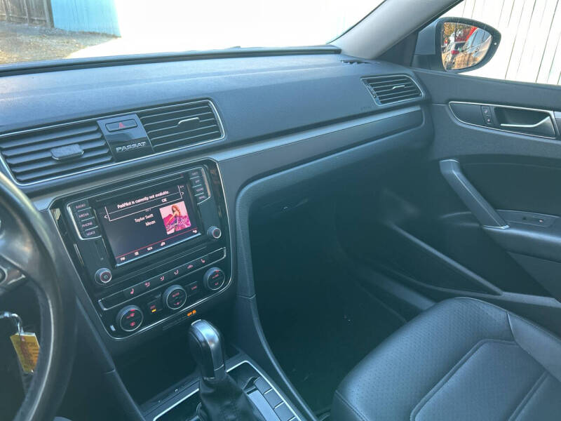 2018 Volkswagen Passat 2.0T R-Line