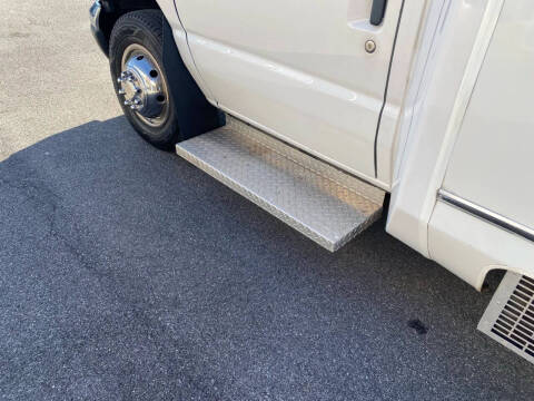 2005 Ford E-Series E-450 SD