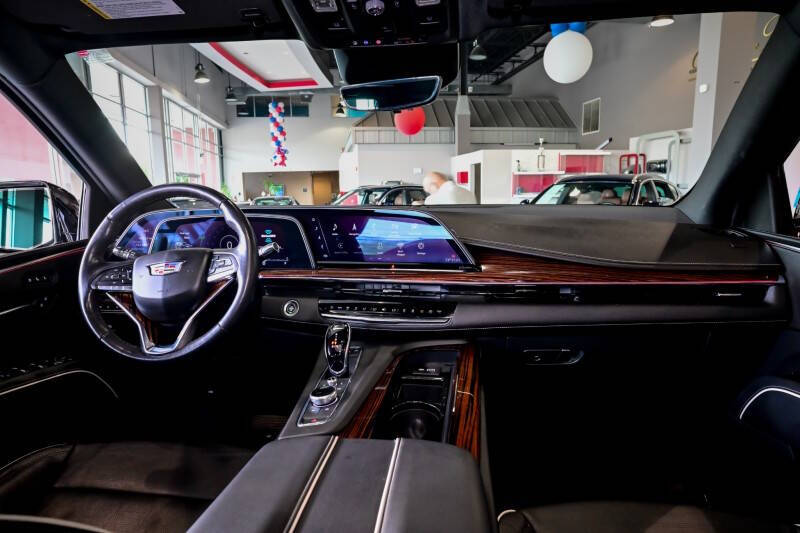 2022 Cadillac Escalade Premium Luxury