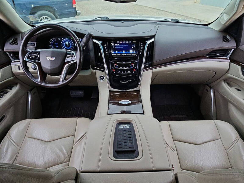2017 Cadillac Escalade ESV Luxury
