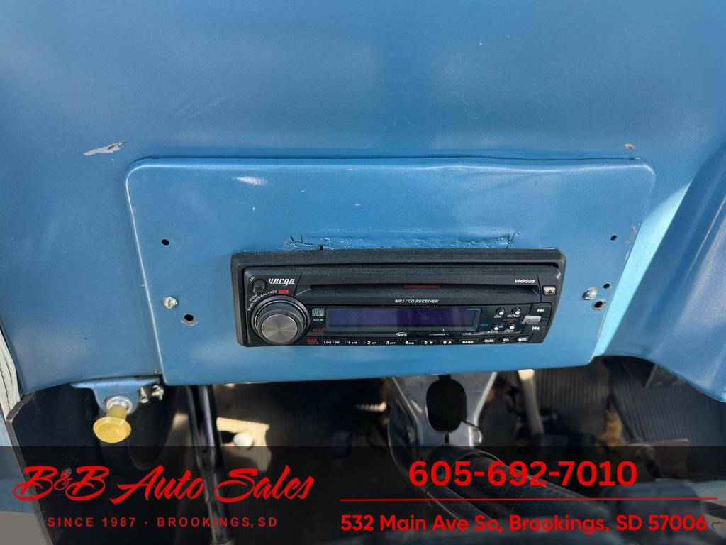 1962 Willys Jeep Pickup 13