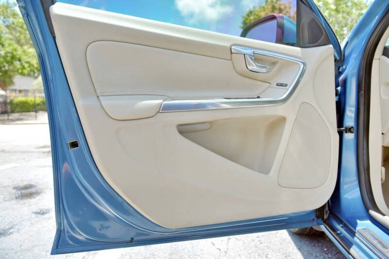 2014 Volvo S60 T5 Premier