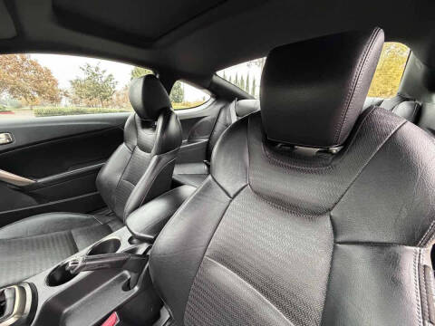 2013 Hyundai Genesis Coupe 3.8 Track